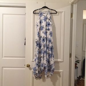 Lulu’s Zahara Blue&White Floral Midi Dress-Medium